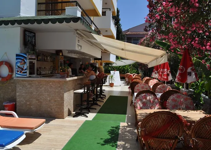 马林公寓 公寓式酒店 马尔马里斯