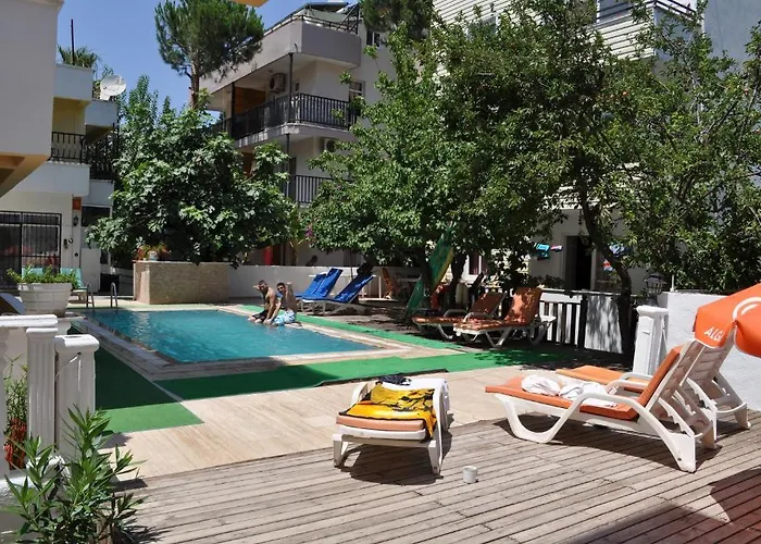 マーリン アパートホテル 2*